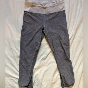 Lululemon cropped leggings in grey